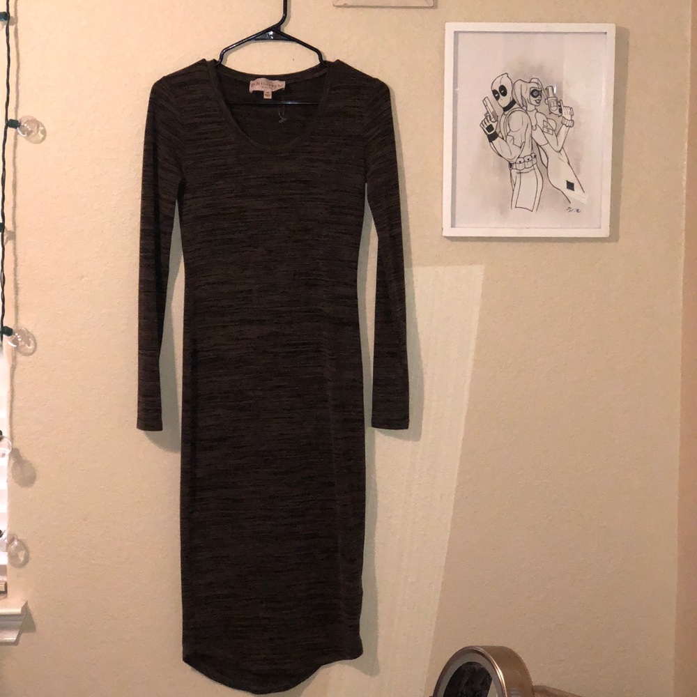 Beautiful long sleeve dress 🖤